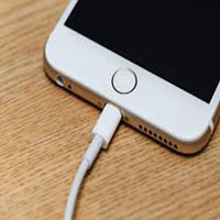 4 Hal yang Di Larang Ketika Charge HP