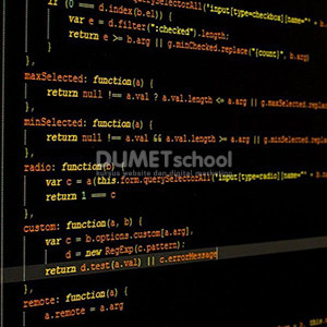Lebih Sulit Mana, Coding untuk Website atau Aplikasi Mobile?