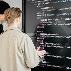 Mana yang Lebih Baik: Belajar Framework atau Native?